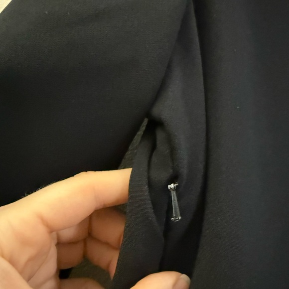 Yaura Long Sleeve Slash Neck Dress in Black - 14 - Picture 6 of 10